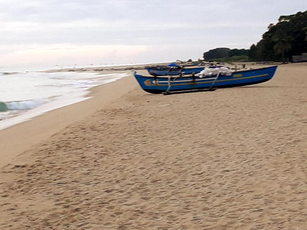 Dero Beach Holiday Home Batticaloa Exterior photo